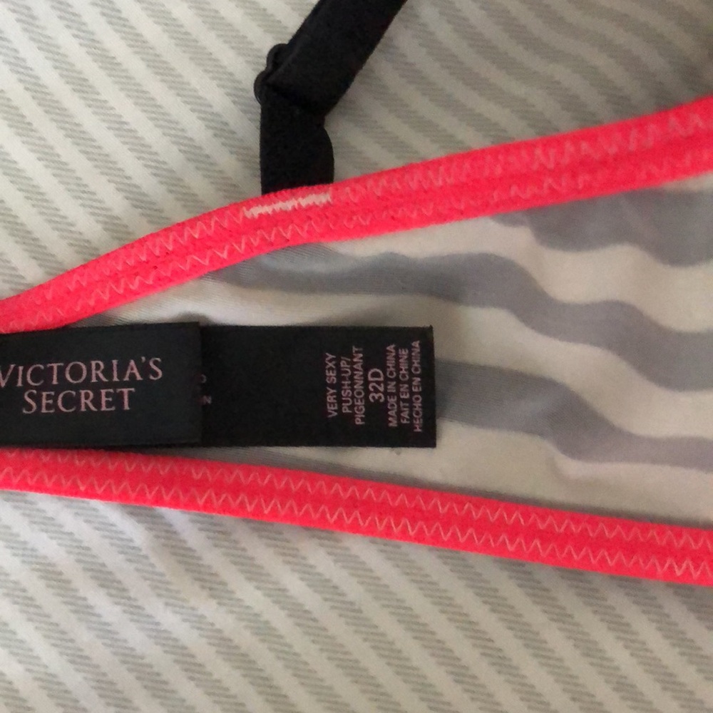 VINTAGE RARE NWOT STRIPED BRA - Picture 4 of 4